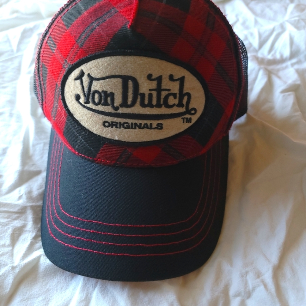 Von Dutch Trucker hat